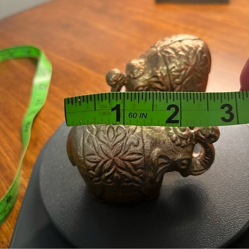 Elephant Salt and Pepper Shakers Gold Metal - Picture 10 of 11